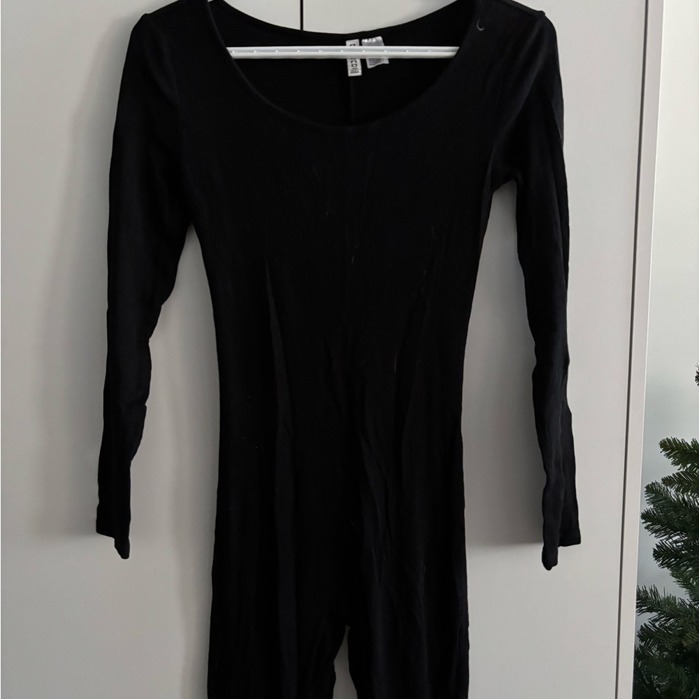 H&M Black Long Sleeve Scoop-Neck Jumpsuit